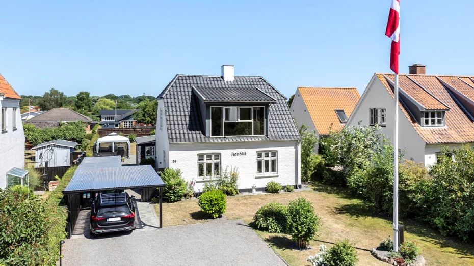 Moderne villa med Gall�kken som gennabo