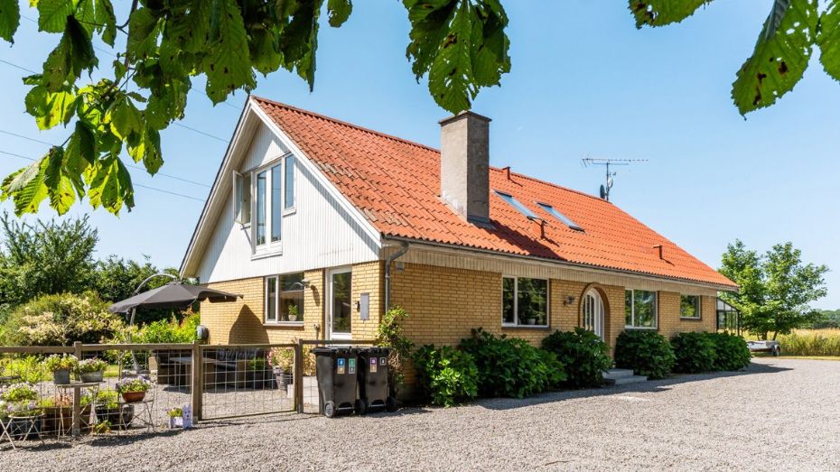Charmerende ejendom med plads til familie og hobby