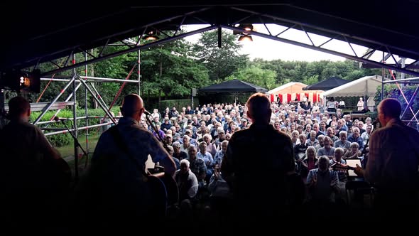 Musikken g�r Bornholms sommer rigere