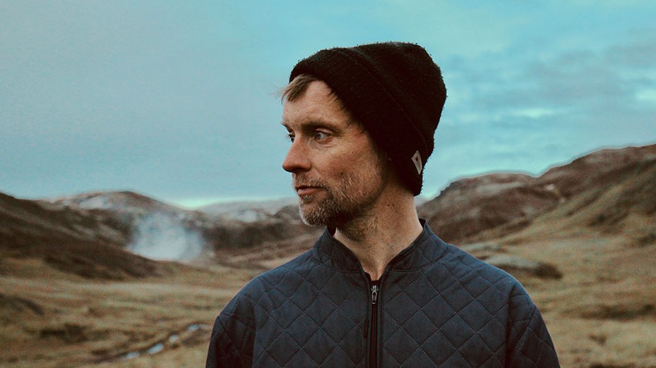 Tue West giver koncert ved Ekkodalshuset