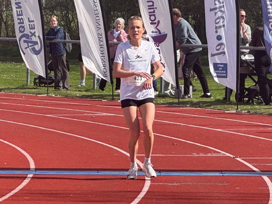 Anna Holm suver�n i skoven � nu over tre minutter foran