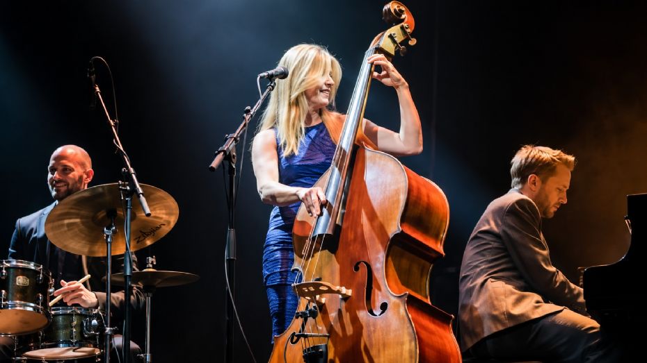 Kristin Korb hylder jazzlegenden Ray Brown i Svaneke