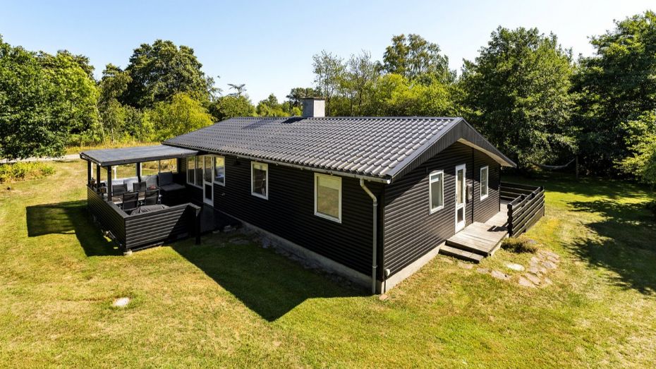 Sommerhus med sauna og kort vej til stranden