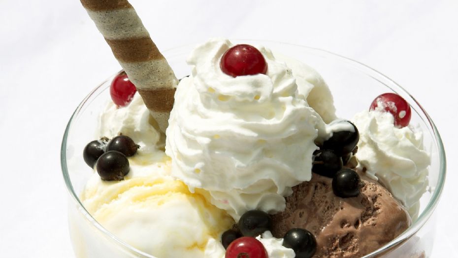 Is g�r sensommerens desserter ekstra l�kre