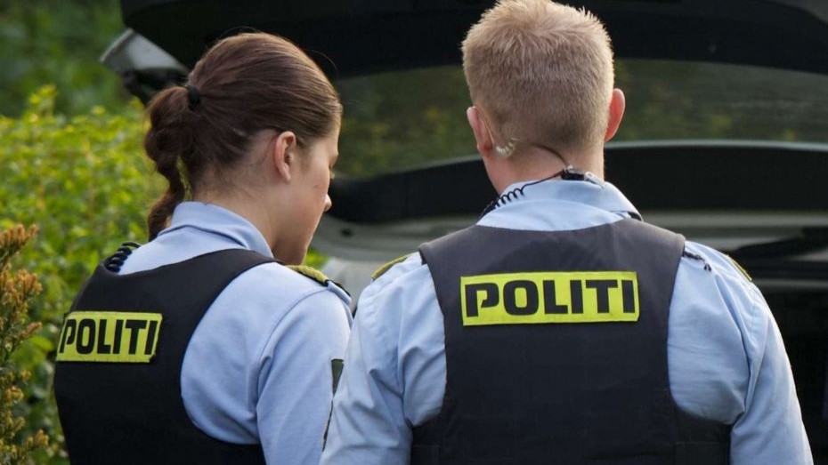 Politi kontrollerede trafikken ved tre skoler