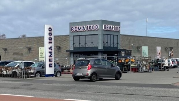 Fredag 14-8-26 - 14:59 Turisternes k�b i butikker n�sten fordoblet