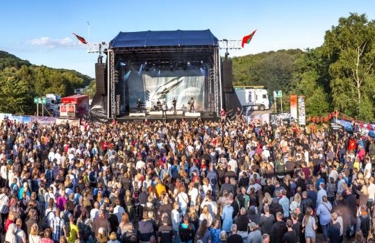 S�ndag 2-8-26 - 00:04 Wonderfestiwall b�r flyttes v�k fra Natura 2000-omr�de
