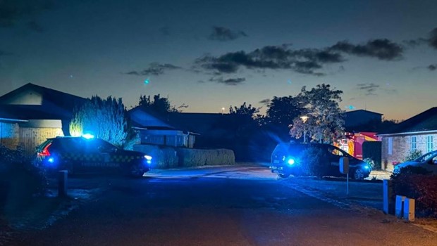 Onsdag 26-8-26 - 22:09 Voldsom brand h�rgede boligomr�de i Nex�