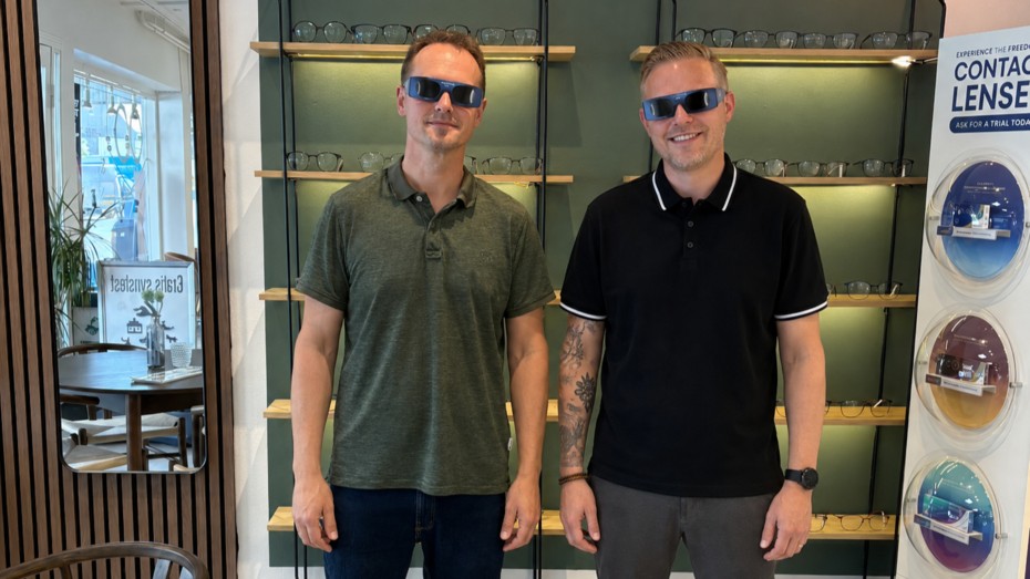 Solform�rkelse: Briller uddeles til st�tte for Red Barnet