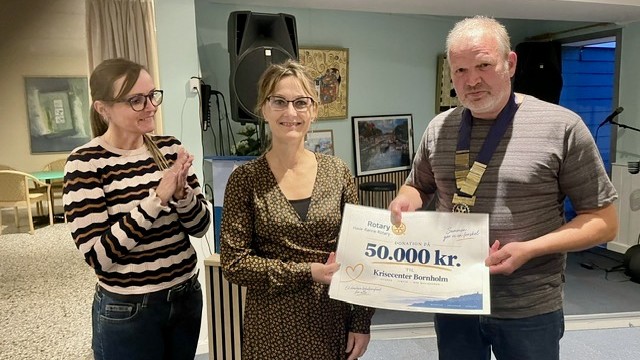Rotary gav 50.000 kr. til Krisecenter Bornholm