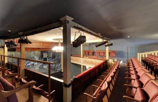 Onsdag 16-9-26 - 00:37 Renoveringen af det gamle teater forts�tter