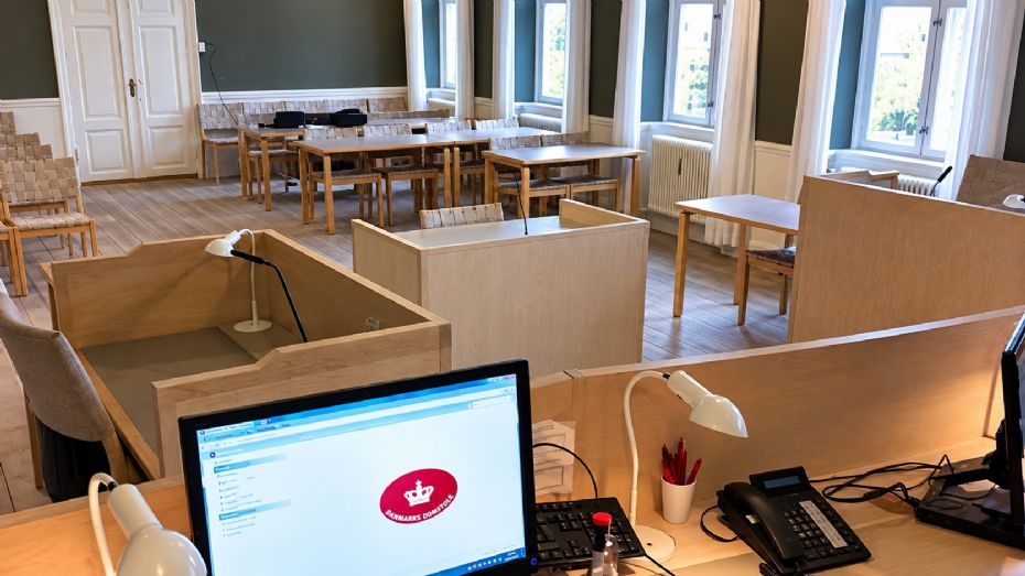 47-�rig d�mt for trusler mod kommunal medarbejder
