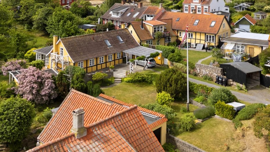 Villa med havkig og f� skridt til stranden
