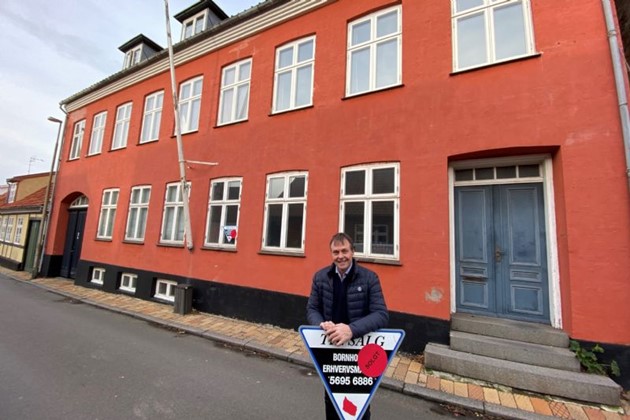 Den gamle politistation i �stergade og en n�rliggende udlejningsejendom er ogs� solgt, beretter Steffen Lorentzen.<br>